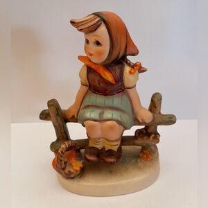 Vintage Hummel ‘Just Resting’